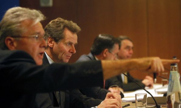 Σκληρές (σαν βούτυρο) διαπραγματεύσεις - Media