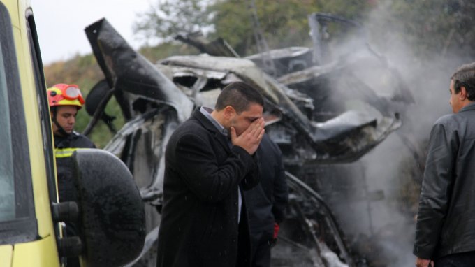 Τραγωδία στην άσφαλτο – Πέντε νεκροί και τέσσερις τραυματίες - Media