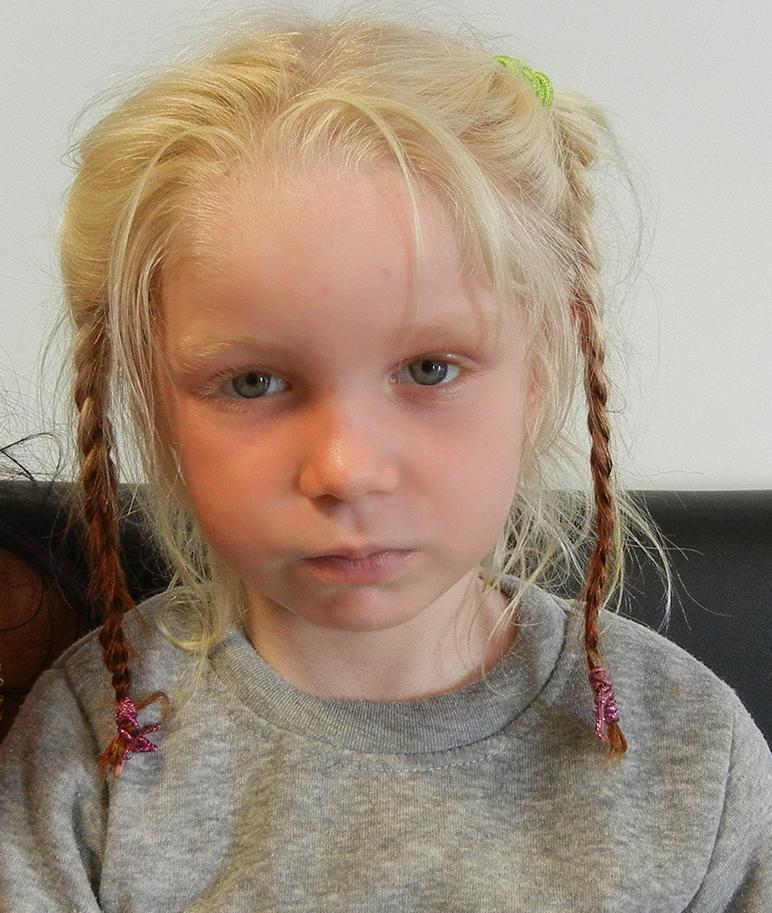 Έκκληση της ΕΛ.ΑΣ για κοριτσάκι που βρέθηκε σε τσιγγάνικο καταυλισμό - Media