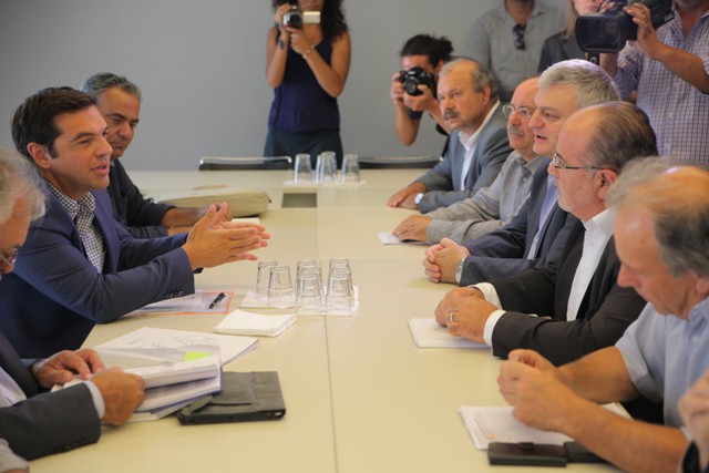 Συνάντηση Αλ. Τσίπρα - ΓΣΕΒΕΕ με αιχμή το ασφαλιστικό - Media