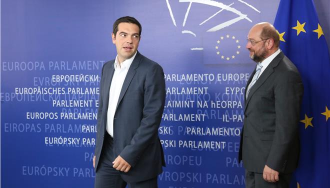 Τσίπρας: Στηρίζει Γιούνκερ αν και δηλώνει αντίθετος με τις θέσεις του - Media