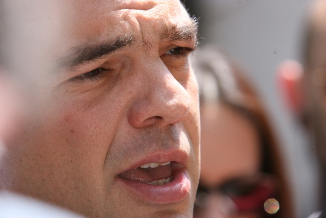 Αλ. Τσίπρας: Δεν δεσμεύομαι από οποιαδήποτε συμφωνία του Αντ. Σαμαρά - Media