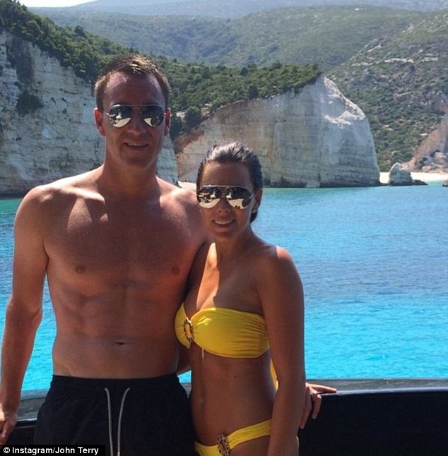 Ποιο Μουντιάλ… Ο Τζον Τέρι απολαμβάνει ήλιο και θάλασσα στην Ελλάδα - Media