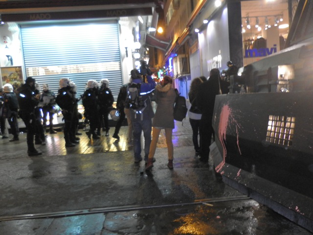 Τουρκία: Ξύλο από την αστυνομία κατά διαδηλωτών - Media