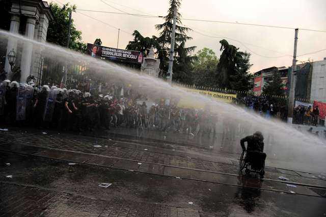 Τουρκία: Ο θρήνος μετατρέπεται σε οργή κατά του Ερντογάν - Media