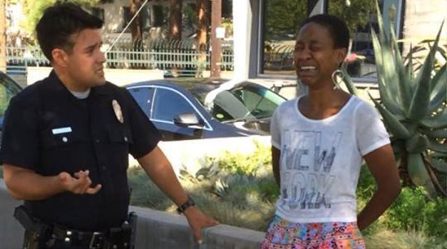 Πέρασαν για πόρνη την ηθοποιό του Django επειδή… φιλούσε το σύζυγο της
 - Media