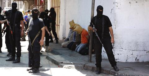 Βασανιστήρια εικονικού πνιγμού σε ομήρους από τους τζιχαντιστές - Media