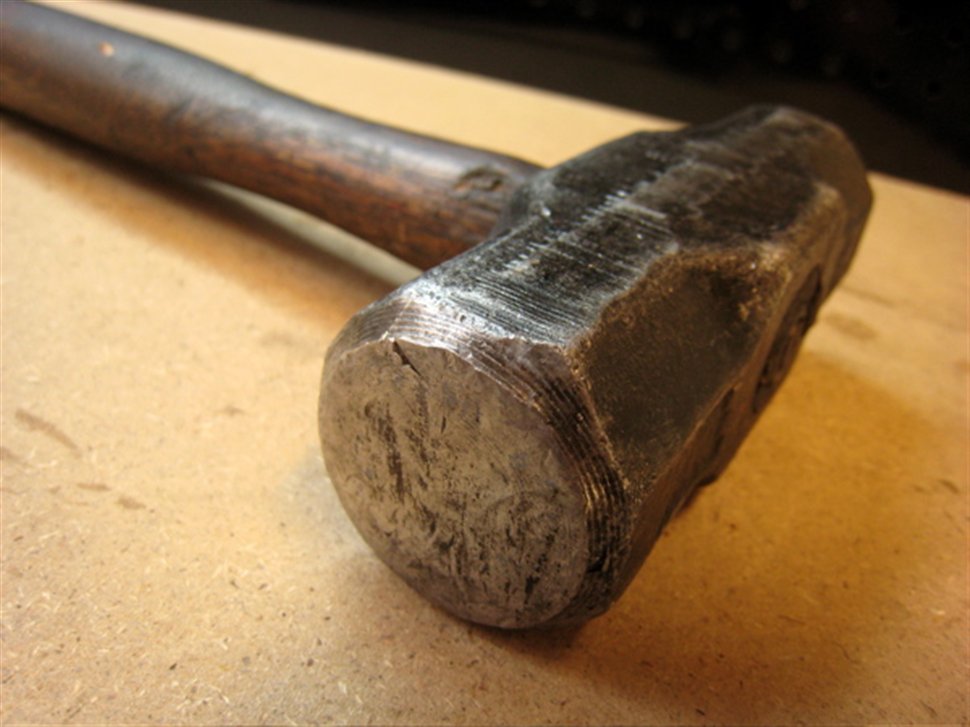 Σκότωσε τη γυναίκα του με βαριοπούλα και κατσαβίδια! - Media