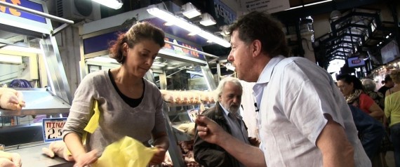 Αμερικανός τηλεοπτικός σεφ εξυμνεί τη Βαρβάκειο στη Ηuffington Post (Video) - Media