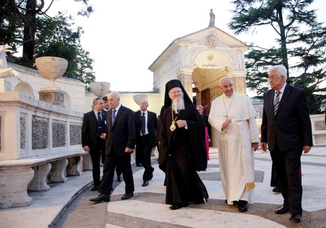 «Να σπάσουμε τον φαύλο κύκλο της βίας και του μίσους» διακήρυξε ο Πάπας Φραγκίσκος - Media
