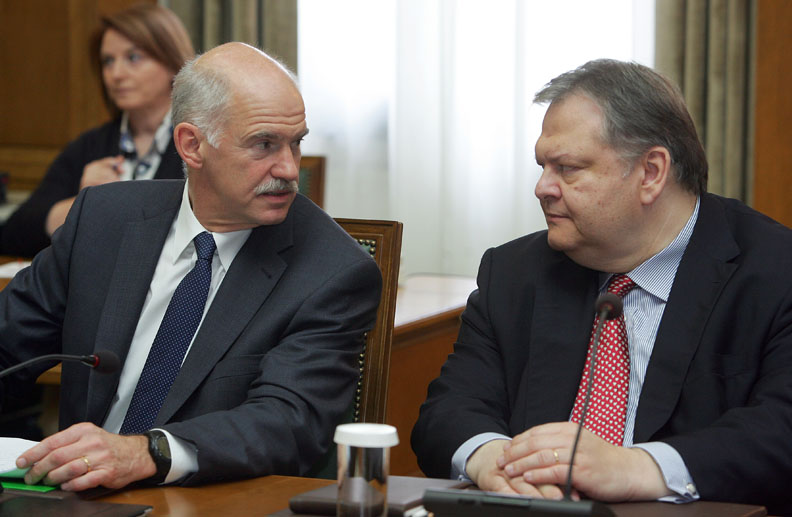 Στα άκρα η σύγκρουση Βενιζέλου - Παπανδρέου - Media