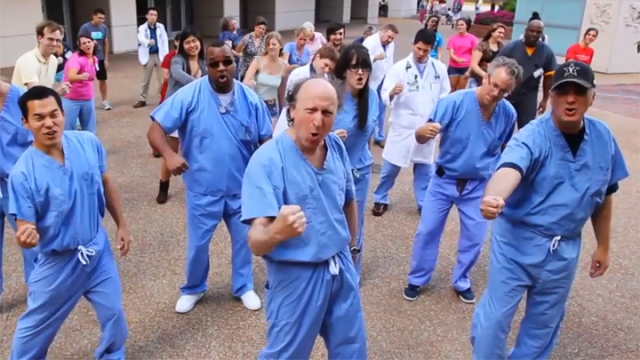 To βίντεο κλιπ με τους καρδιολόγους – τραγουδιστές, που σαρώνει στο ίντερνετ - Media