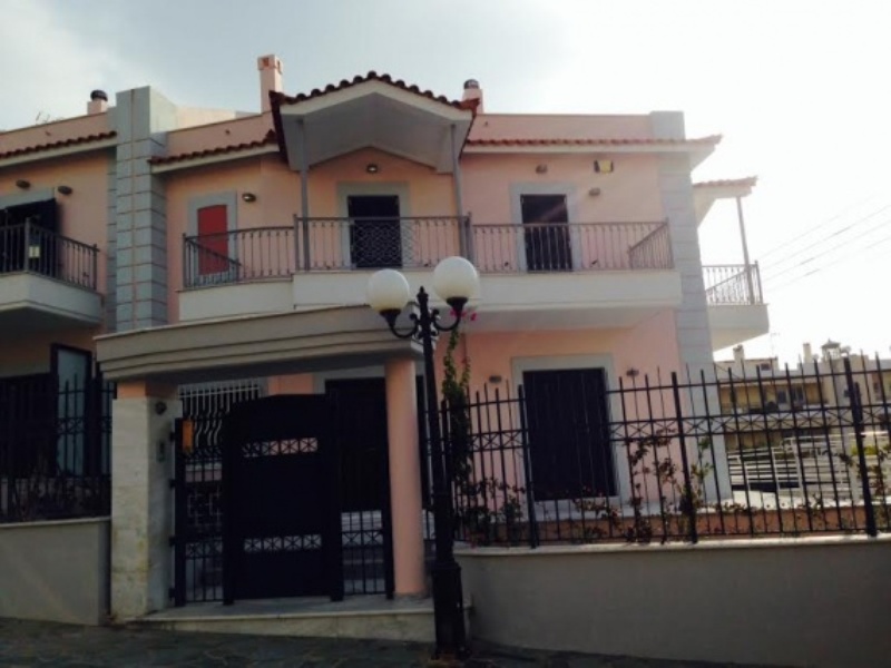 Βαρύτατες ποινικές διώξεις στους συλληφθέντες της Βούλας για τα 230 κιλά κοκαΐνης - Media