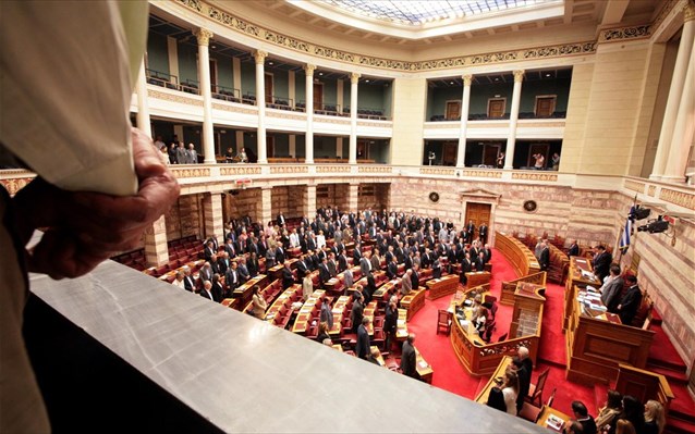 Πρώτα «κοκορομαχία» και μετά ενός λεπτού σιγή για τα Ίμια… - Media