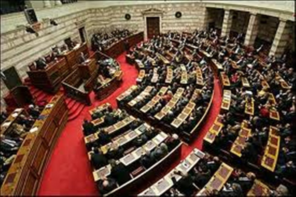 Και η Βουλή «έδειξε» Χρυσή Αυγή για τη δολοφονία – Έντονη αντίδραση Κασιδιάρη (Video) - Media