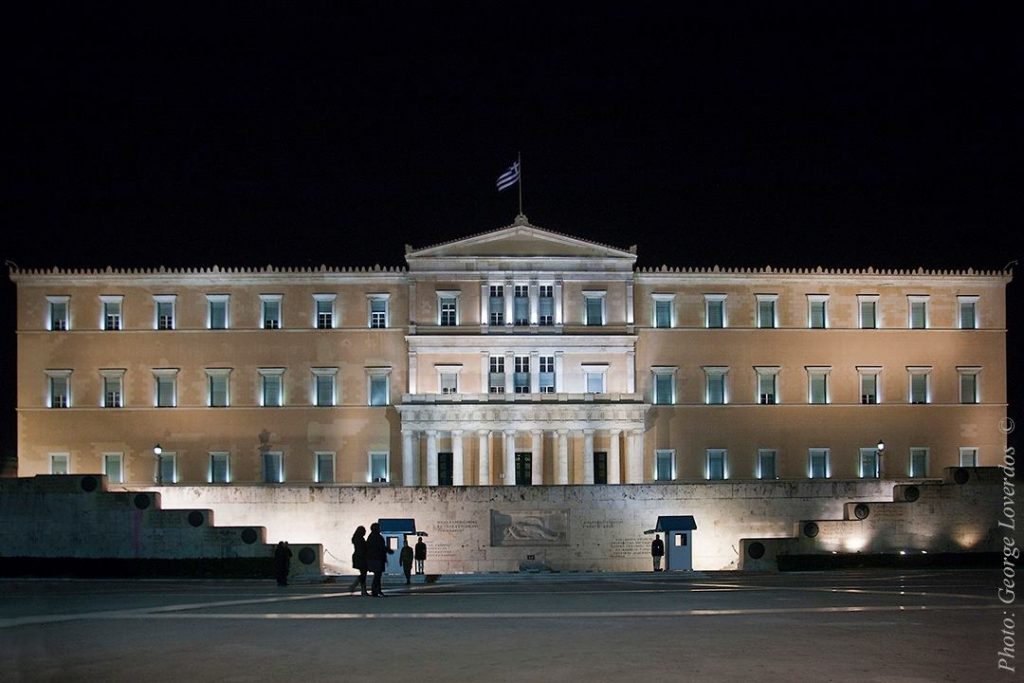 Καταψηφίστηκε η πρόταση μομφής - Media