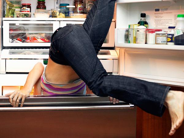 Γιατί οι 7 στους 10 όταν αγχώνονται, καταφεύγουν στο …ψυγείο; - Media