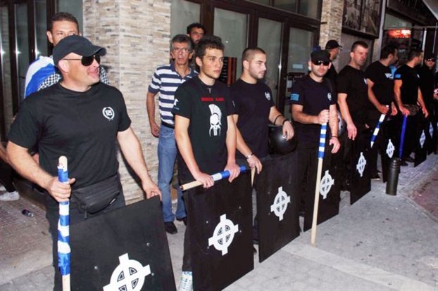 Έφοδος χρυσαυγιτών στο νοσοκομείο της Τρίπολης μέσα στη νύχτα - Media