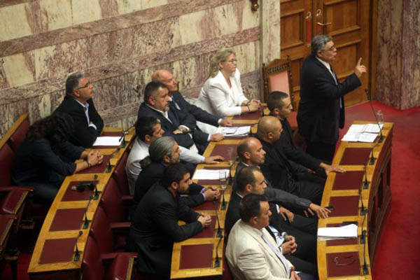 Αποσύρουν τους αστυνομικούς - συνοδούς της Χρυσής Αυγής - Mυνήσεις προαναγγέλει ο Κασιδιάρης (Video) - Media