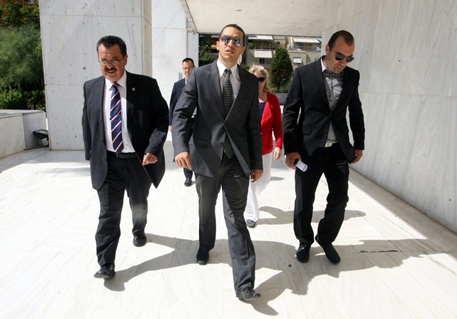 Στον Άρειο Πάγο η Χρυσή Αυγή (Video) - Media