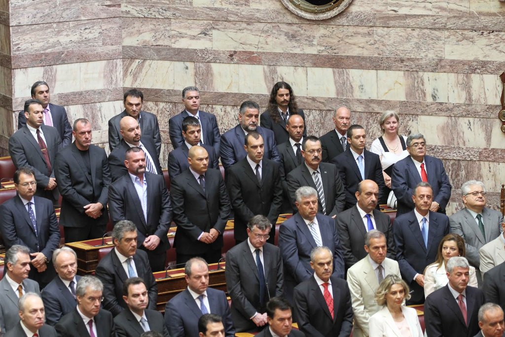 Υπέρ της άρσης ασυλίας των έξι βουλευτών της Χ.Α. η Επιτροπή της Βουλής - Media