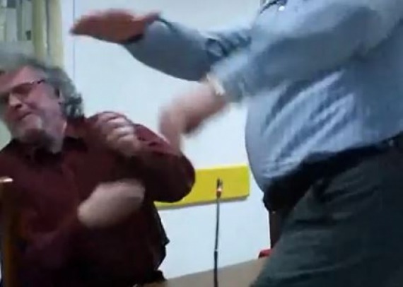 Έπεσαν χαστούκια στην Ιθάκη - Media