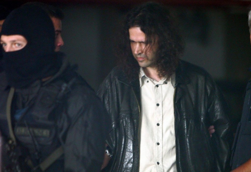 Τη θεωρία των «δύο άκρων» ξαναθυμήθηκε η κυβέρνηση με αφορμή τον Σάββα Ξηρό - Media