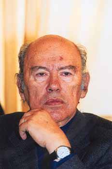 Πέθανε ο Γιώργος Χουρμουζιάδης - Media