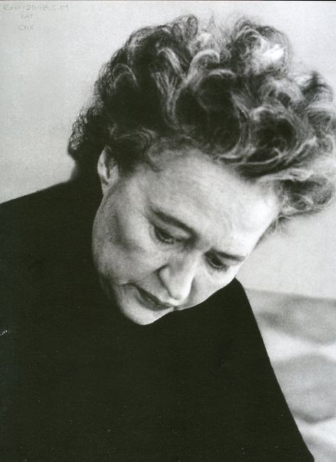 \"Έφυγε\" η διεθνής Ελληνίδα εικαστικός Χρύσα - Media