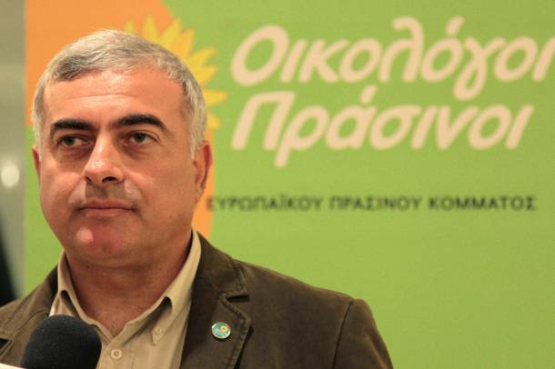 Έφυγε από τους Πράσινους ο Νίκος Χρυσόγελος - Media