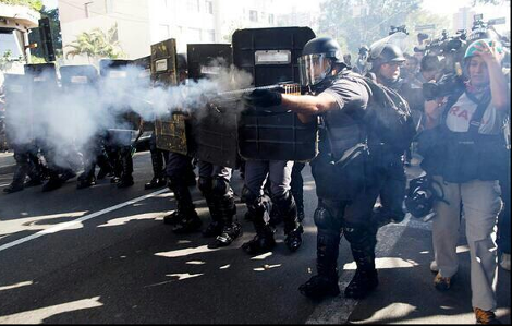 Συμπλοκές Βραζιλιάνων και Αγγλων στο Σαο Πάολο με 10 τραυματίες - Media