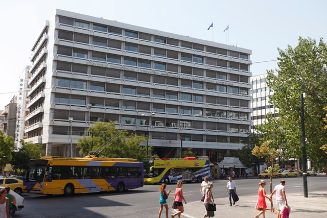 Δημοσιονομικό κενό 5 δισ. «βλέπει» το ΔΝΤ – Διαψεύδει το ΥΠΟΙΚ - Media