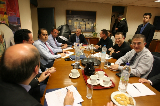 Ολοκληρώθηκε η σύσκεψη στο υπουργείο Οικονομικών - Media