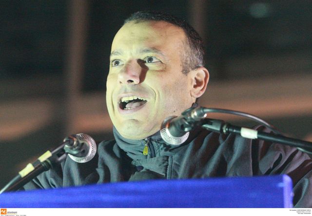 Στις 27 Ιουνίου η απολογία του χρυσαυγίτη βουλευτή Ζησιμόπουλου - Media