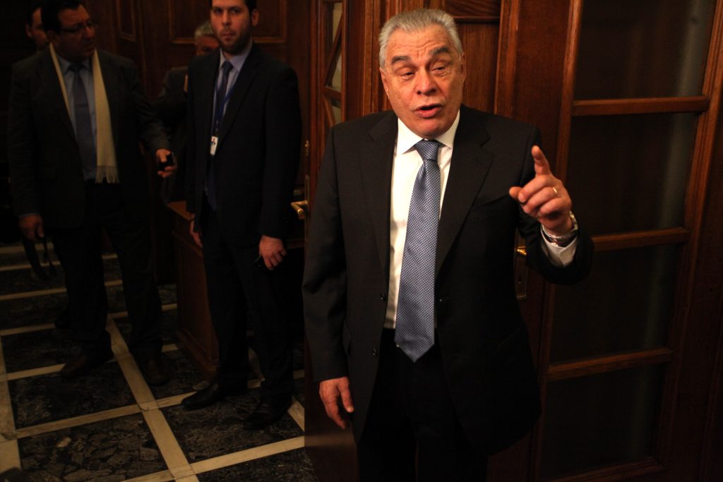 Γιακουμάτος: Να ζητήσει συγγνώμη ο Δένδιας για το «γκρουπούσκουλο» - Media