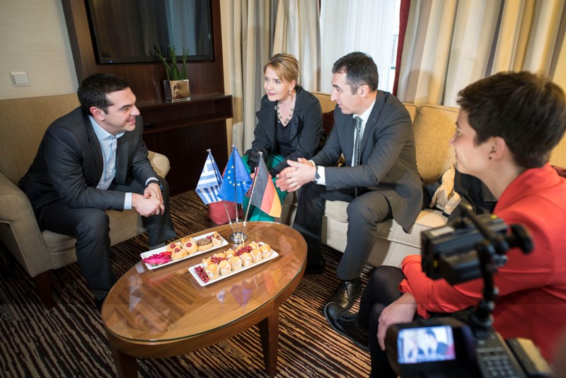 Παραπατήματα, αλλά και καλό κλίμα για την Ελλάδα στο γερμανικό Τύπο - Media