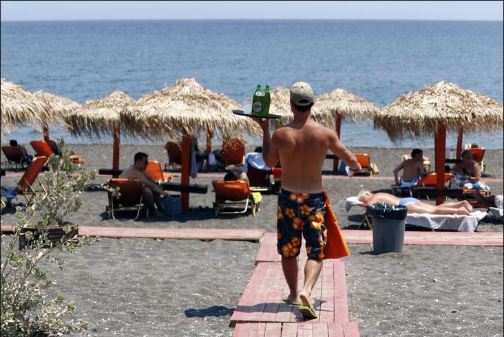 ΕΣΕΕ: Κερκόπορτα η αύξηση του ΦΠΑ σε ορισμένα νησιά - Media