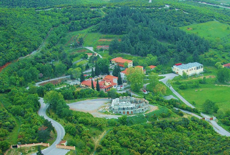 Έκλεψαν τάματα από την Ιερά Μονή της Παναγίας Δοβρά - Media