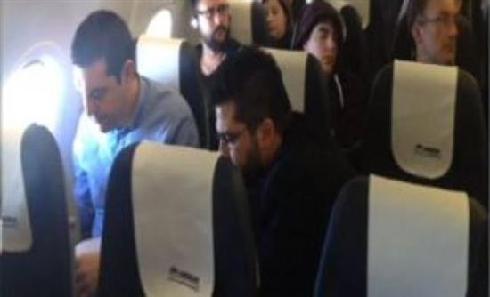 Στην οικονομική θέση πέταξε για Βρυξέλλες ο Αλέξης Τσίπρας (photos) - Media