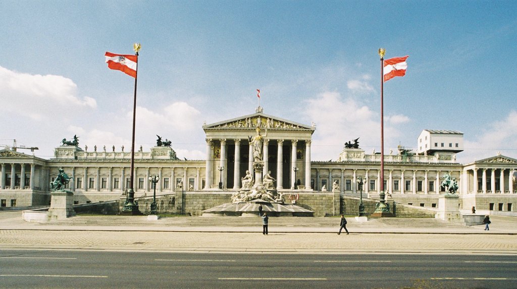 Αυστρία: Η πολιτική λιτότητας έφερε τη συντριβή τής ελληνικής οικονομίας - Media