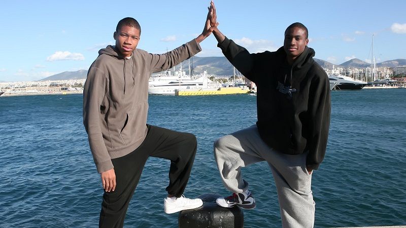 Άρχισε να αναζητά τα ετεροθαλή αδέρφια της και βρήκε…σαράντα! - Media