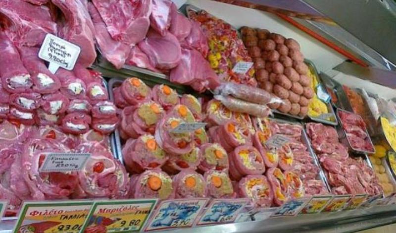 Κατάσχεση ποσότητας «μαμούθ» ακατάλληλων τροφίμων στον Πειραιά - Media