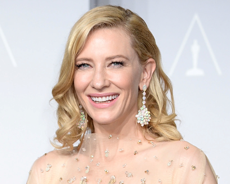 H Cate Blanchett πρωταγωνιστεί στο νέο βίντεο των Massive Attack (Video) - Media