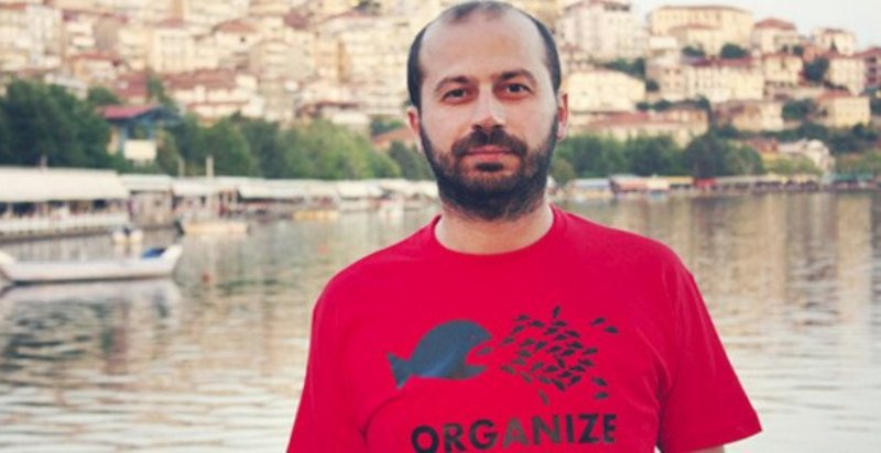 Συγκλονίζει ο καθηγητής Θ. Διαμαντόπουλος: Βούτηξα με πολλούς άλλους στη θάλασσα - Έχω κάταγμα στο πλευρό - Media