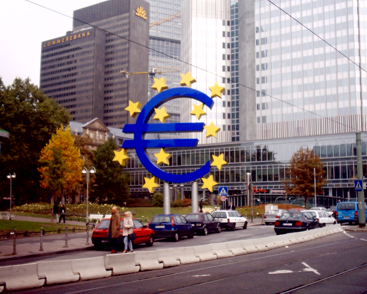 ΕΚΤ: Αυξάνει το QE κατά 500 δισ. ευρώ - Media