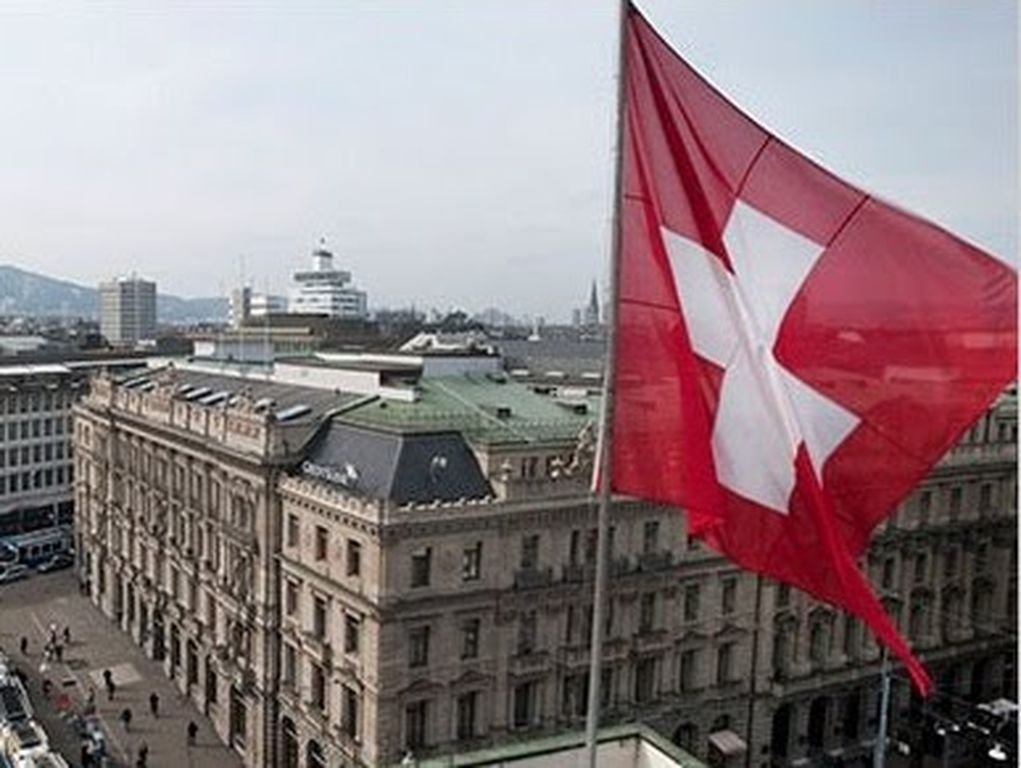 Κορωνοϊός - Ελβετία: Προσπαθούν να εντοπίσουν 10.000 ταξιδιώτες από την Βρετανία - Media