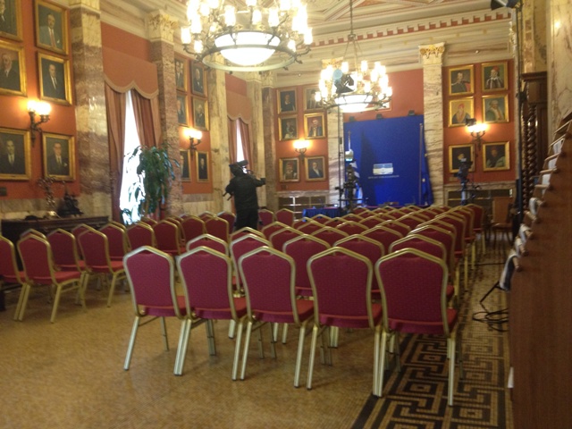 Άλλαξε «πρόσωπο» το Εντευκτήριο της Βουλής για την συνέντευξη της Ζωής - Media