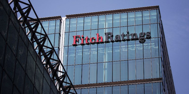 Fitch Solutions: Αναβαθμίζει τις εκτιμήσεις της για την ύφεση στην Ελλάδα - Media