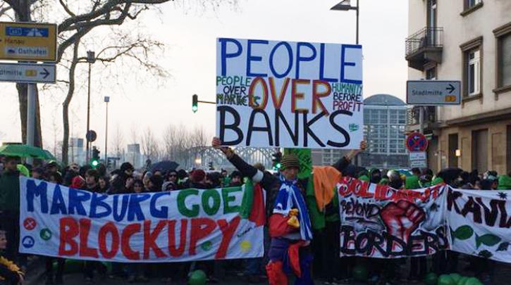 DW: Η Ευρώπη αντιδρά στη λιτότητα - Media