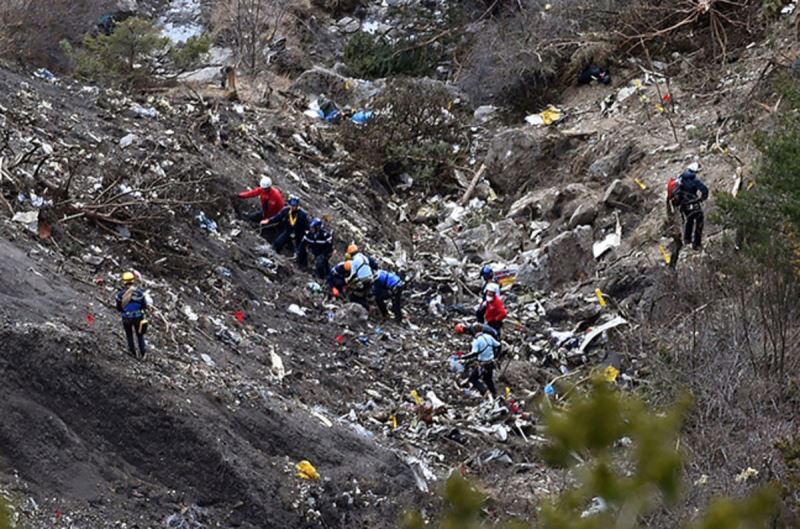 «Άνοιξε την καταραμένη πόρτα» φώναζε ο κυβερνήτης-Λεπτό προς λεπτό όσα κατέγραψε το μαύρο κουτί του Airbus - Media